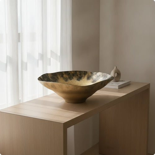 Alzata | Faceted Glass Pedestal Fruit Bowl Centerpiece for Coffee and Dining Tables