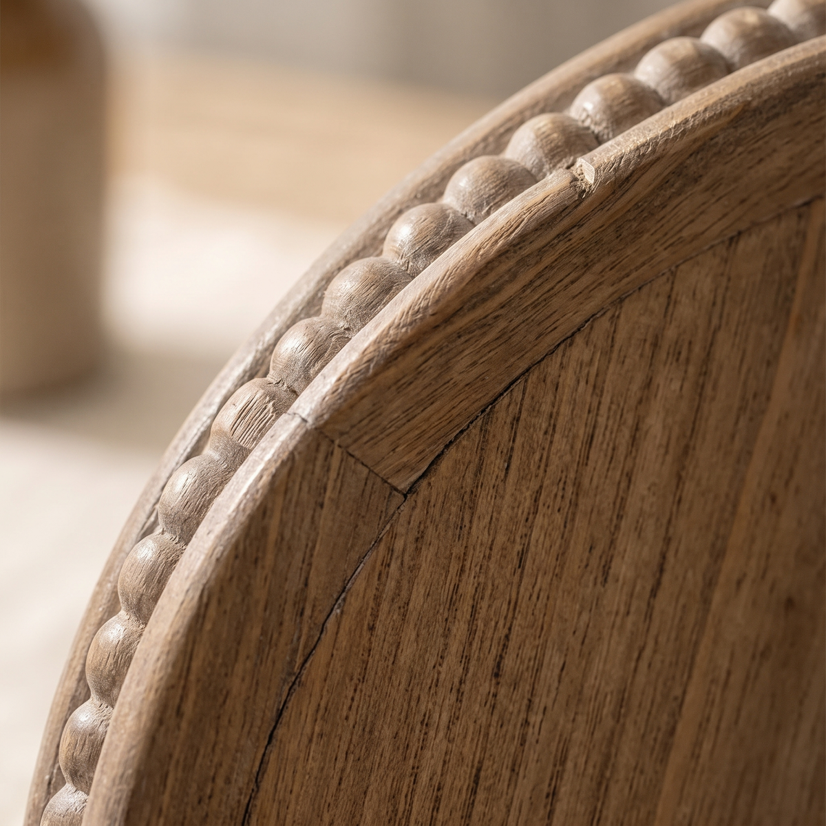 Fattoria rustic wooden serving tray — timber grain and rim detail