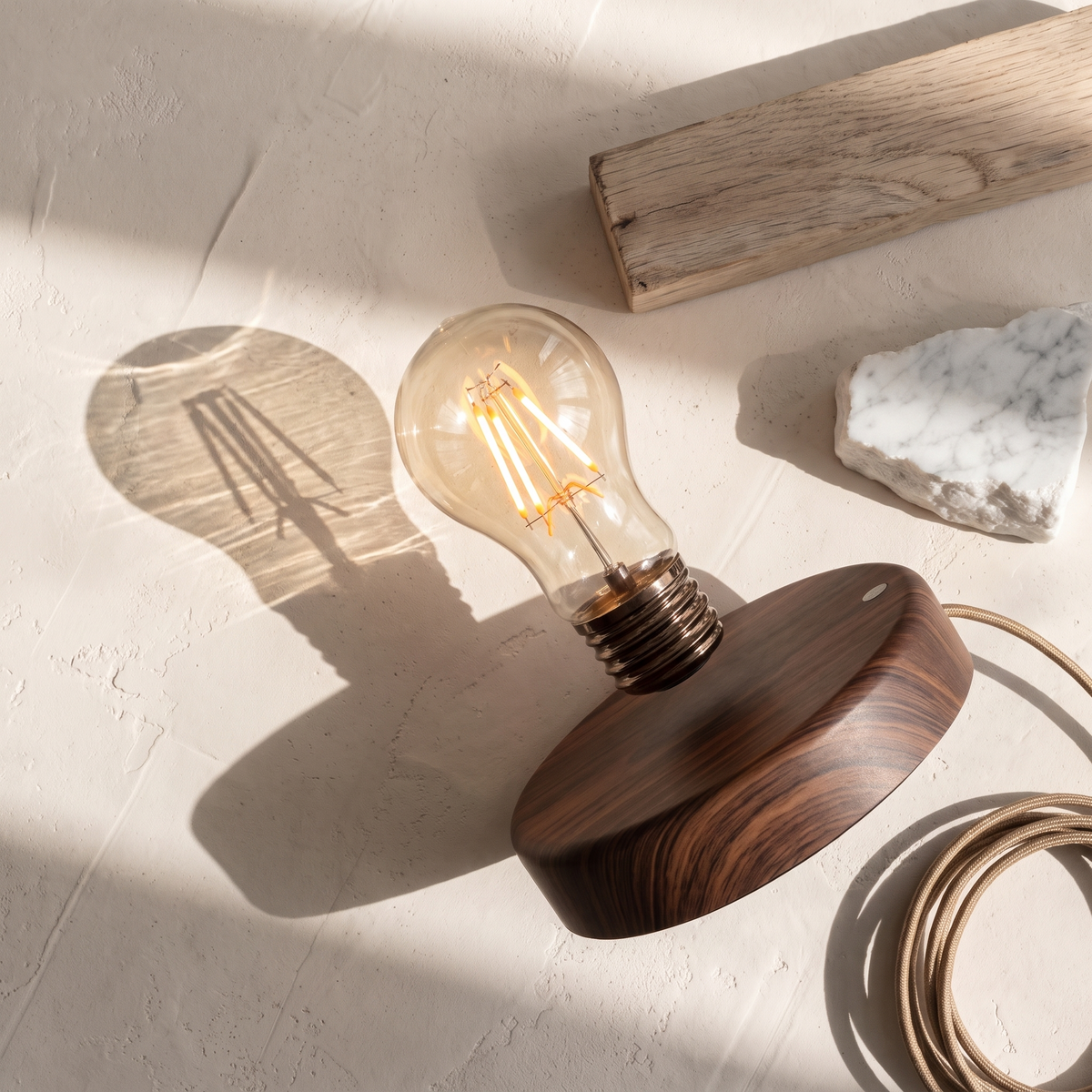 Volo floating lamp detail